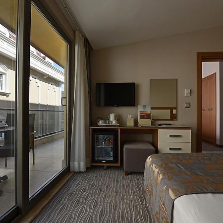 Yasmak Comfort Hotel Istanbul Bagian luar foto