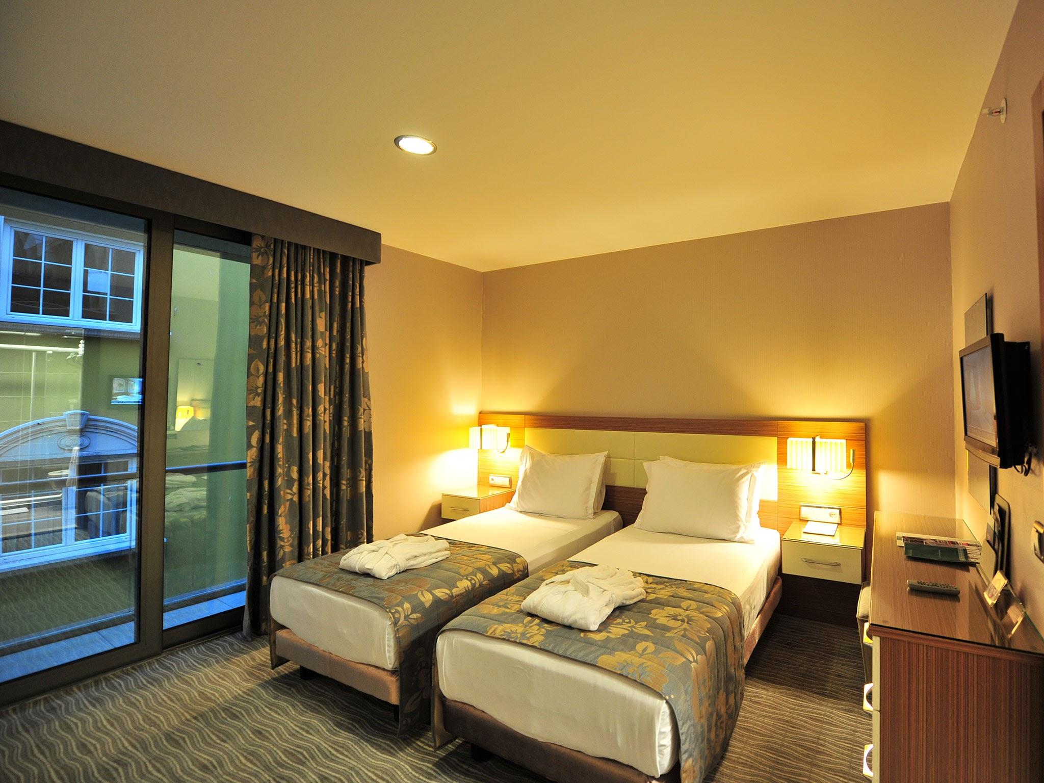 Yasmak Comfort Hotel Istanbul Bagian luar foto