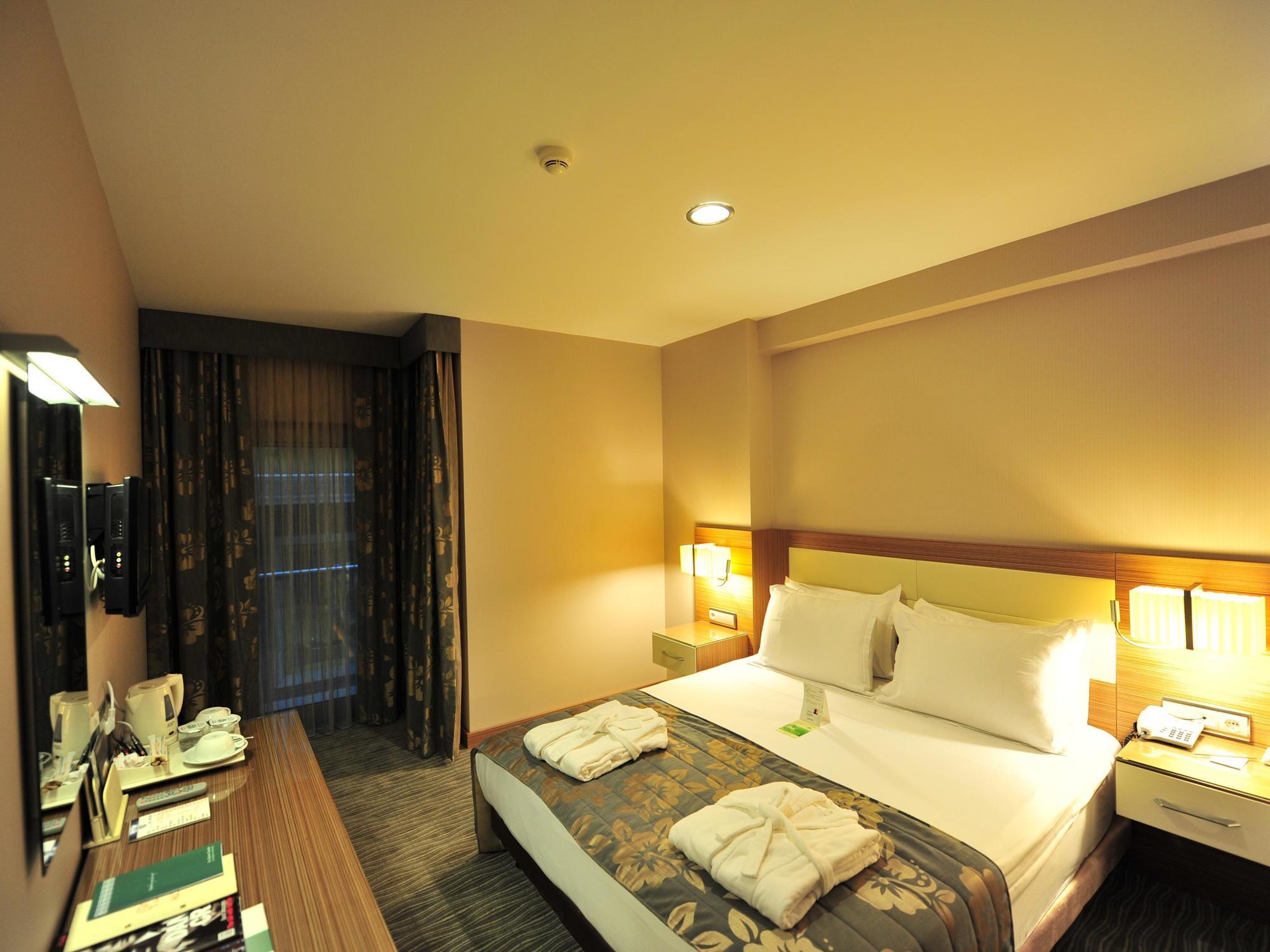Yasmak Comfort Hotel Istanbul Bagian luar foto